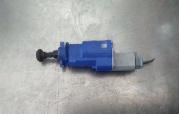 Renault Espace - Grand espace IV Brake pedal sensor switch 8200276359B