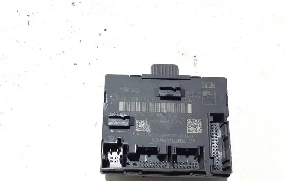 Volkswagen PASSAT B8 Door control unit/module 5Q0959592E