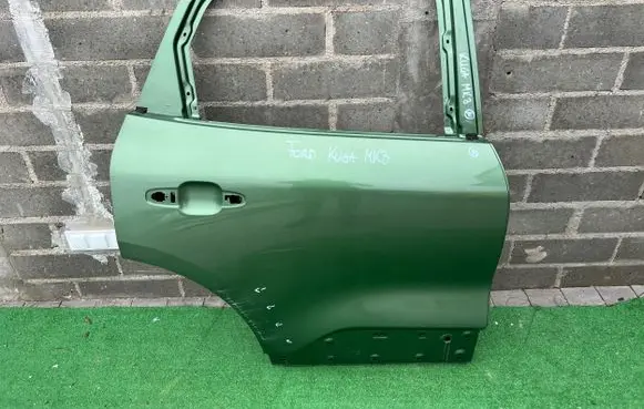 Ford Kuga III Rear door