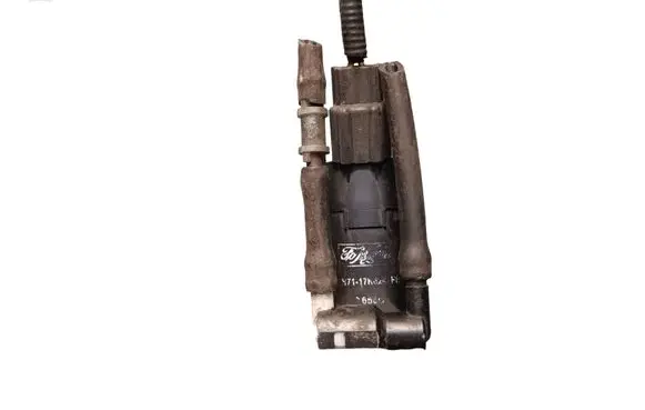 Ford Mondeo Mk III Windscreen/windshield washer pump 1S7117K674FE 6505