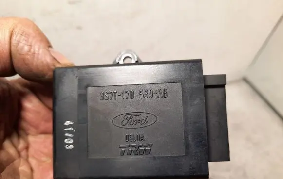 Ford Mondeo Mk III Light module LCM 3S7T170539AB