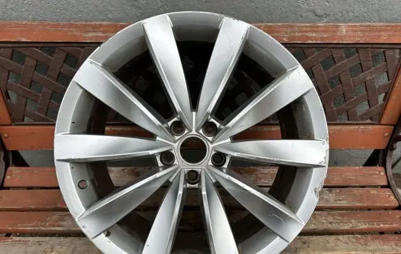 Volkswagen Arteon R19 alloy rim 