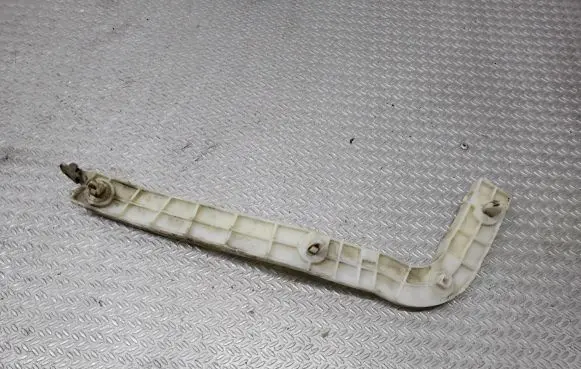 Suzuki Grand Vitara II Rear bumper mounting bracket