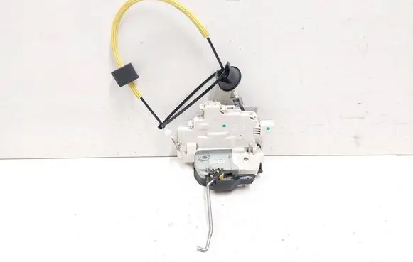 Audi A6 S6 C6 4F Rear door lock 4F0839016