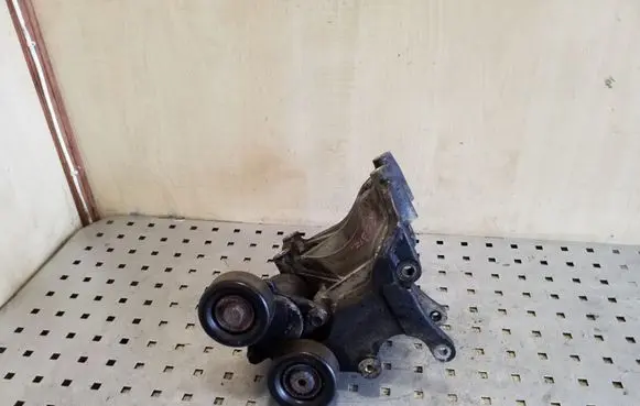 KIA Sportage Generator/alternator belt tensioner