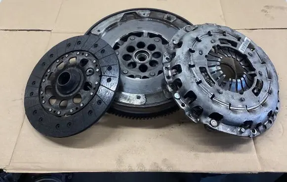 BMW 1 E81 E87 Clutch set kit 7603845 7567830 7577479