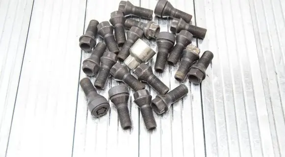 BMW X1 U11 Nuts/bolts 