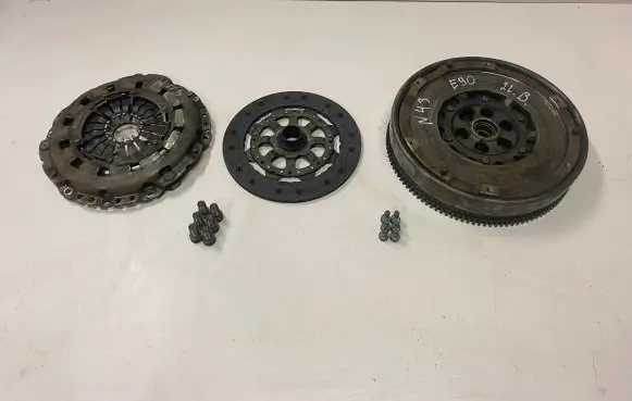BMW 3 E90 E91 Clutch set kit 21217567842