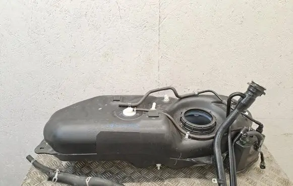 Suzuki Swift III Fuel tank 8910152R0