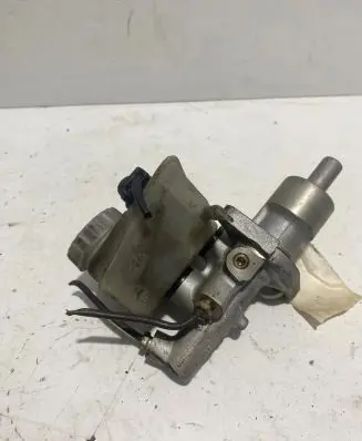 Mercedes-Benz E W124 Master brake cylinder 3350881221 3350881241