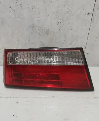 Hyundai Sonata Tailgate rear/tail lights
