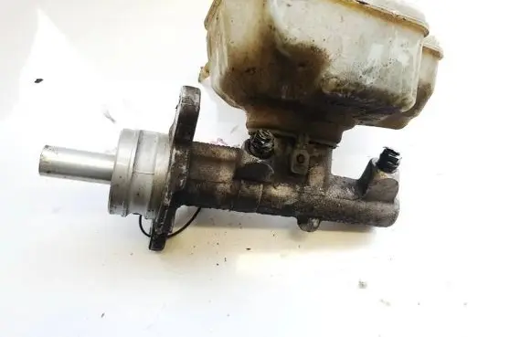 Volkswagen Golf V Master brake cylinder 1k1614019b