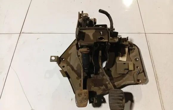 Renault Kangoo I Brake pedal 