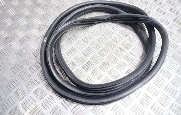 Ford Mondeo Mk III Front door rubber seal