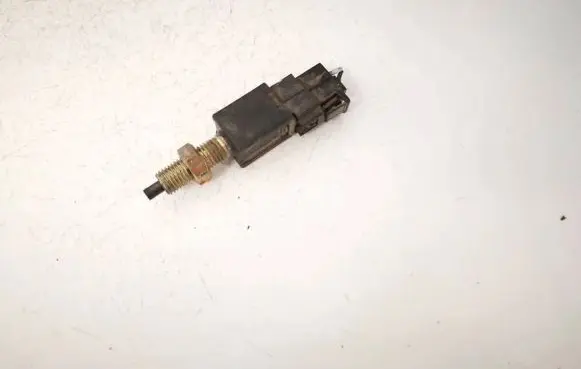 Mitsubishi Pajero Sport I Brake pedal sensor switch
