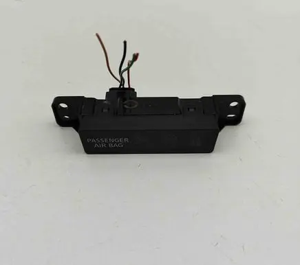 Passenger airbag on/off switch