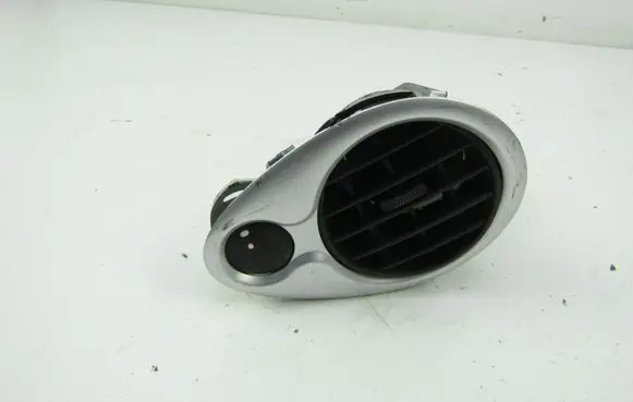Renault Clio III Dash center air vent grill 