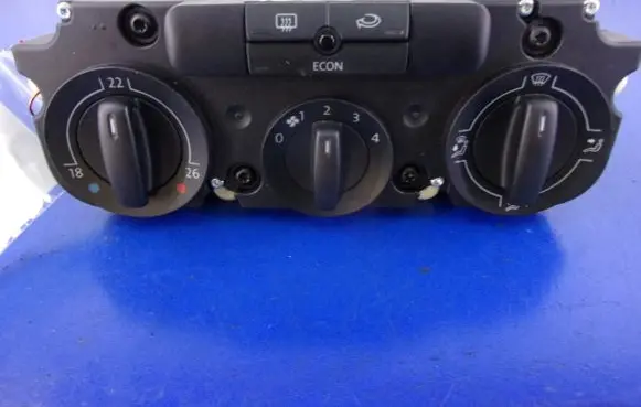 Volkswagen Golf IV Climate control unit