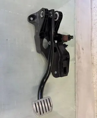 Tesla Model Y Brake pedal 1188691-51-A