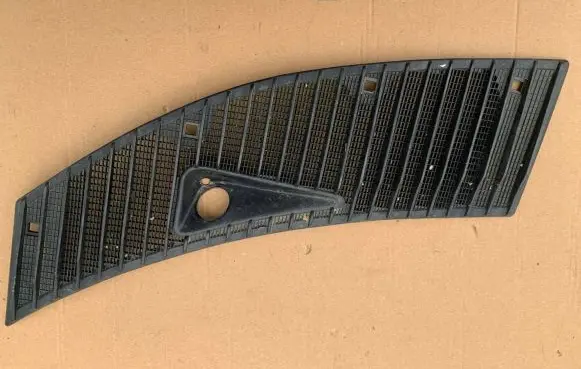 Mercedes-Benz W123 Wiper trim 1238360165
