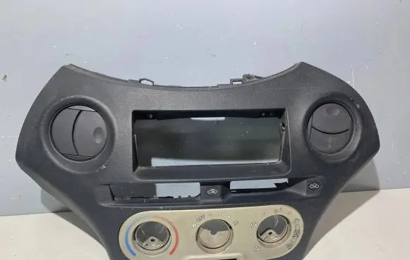 Toyota Yaris Dashboard center trim panel 554050D110B0 1438107667