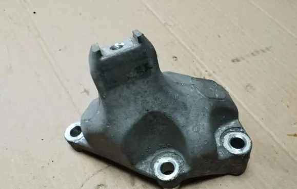 Honda Accord Engine mounting bracket