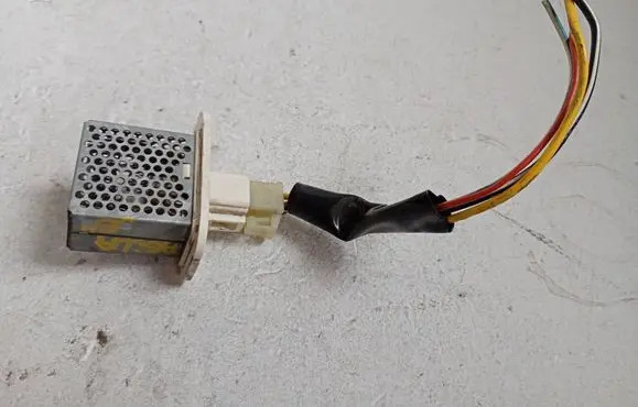 Opel Agila B Heater blower motor/fan resistor 123123