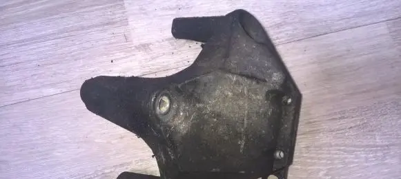Opel Astra H Engine mounting bracket 90539247