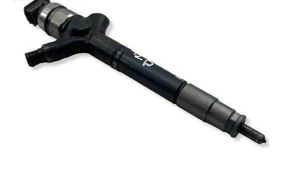 Toyota Avensis T250 Fuel injector 236700R030 11J10799