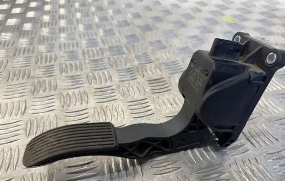 Mercedes-Benz Sprinter W906 Accelerator throttle pedal 0280755023