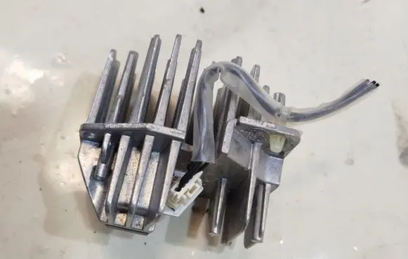 Mercedes-Benz C W205 Xenon control unit/module 1305715304
