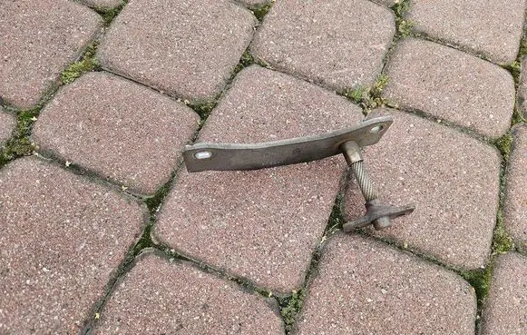 Opel Adam Muffler mount bracket/holder 55561248-