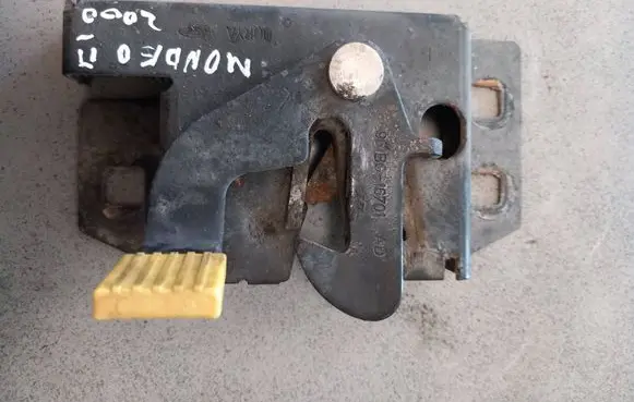 Ford Mondeo MK II Engine bonnet/hood lock/catch D0RYA