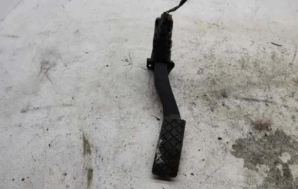 Volkswagen Golf Sportsvan Accelerator throttle pedal 5Q1723503J 6PV01062113