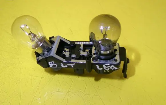 Seat Leon (1P) Tail light bulb cover holder 1P0945257B 98207100