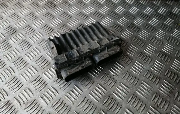 Opel Astra G Fan control module 09131730 252620