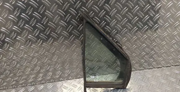 Toyota Yaris Front door vent window glass four-door 