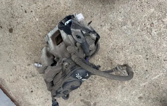 Lexus LBX Rear brake caliper ADVICS
