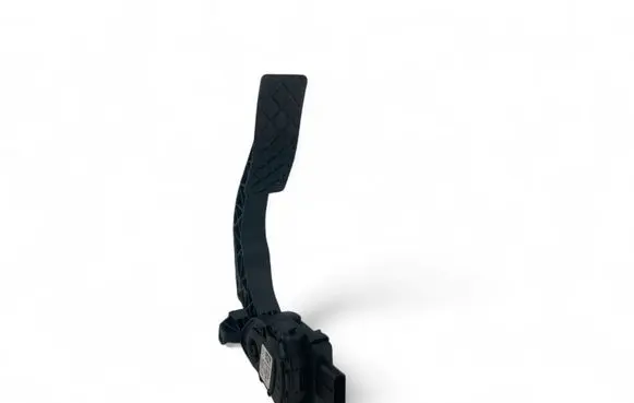 Accelerator throttle pedal