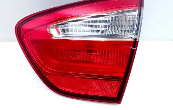 KIA Rio Tailgate rear/tail lights 924041W2