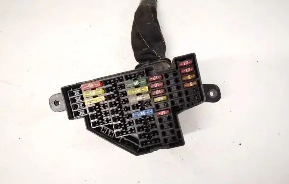 Volkswagen Jetta V Fuse box set 1K1941824