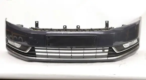 Volkswagen PASSAT B7 Front bumper 5781185