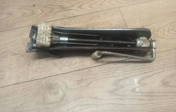 Mercedes-Benz C W203 Lift Jack A2035830715