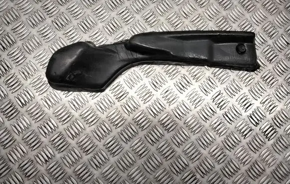 Volvo V70 Fender foam support/seal 8684735