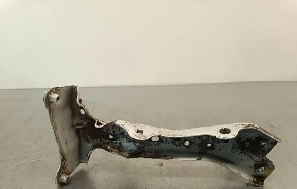 Audi A3 S3 8V Headlight/headlamp mounting bracket 8V0821185