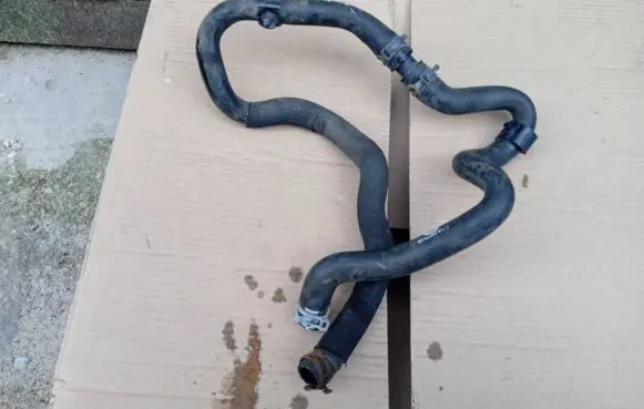 Land Rover Range Rover Sport L494 Engine coolant pipe/hose FPLA8B573CB