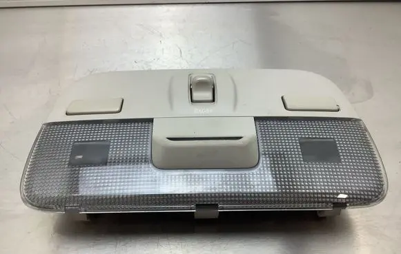 Subaru Outback Front seat light VC12008