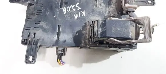 KIA Carnival Fuse box set 919584d070