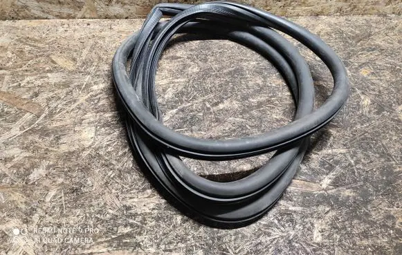 Jeep Compass Front door rubber seal 68242106
