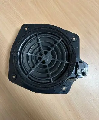 Audi A3 S3 A3 Sportback 8P Parcel shelf speaker 8H0035411A 38624I